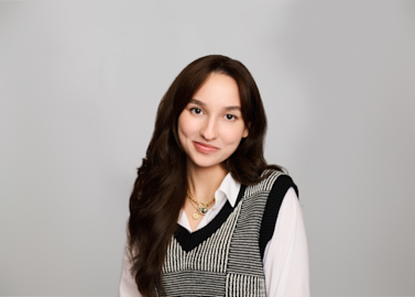 Hope Fujinaga is an associate in the Business Law department. 