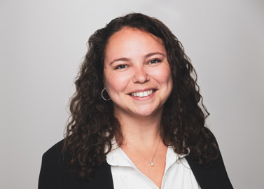 Alli Sussman is a Director, Client Relationship Management (CRM) in Goodwin’s marketing department located in the NY office.